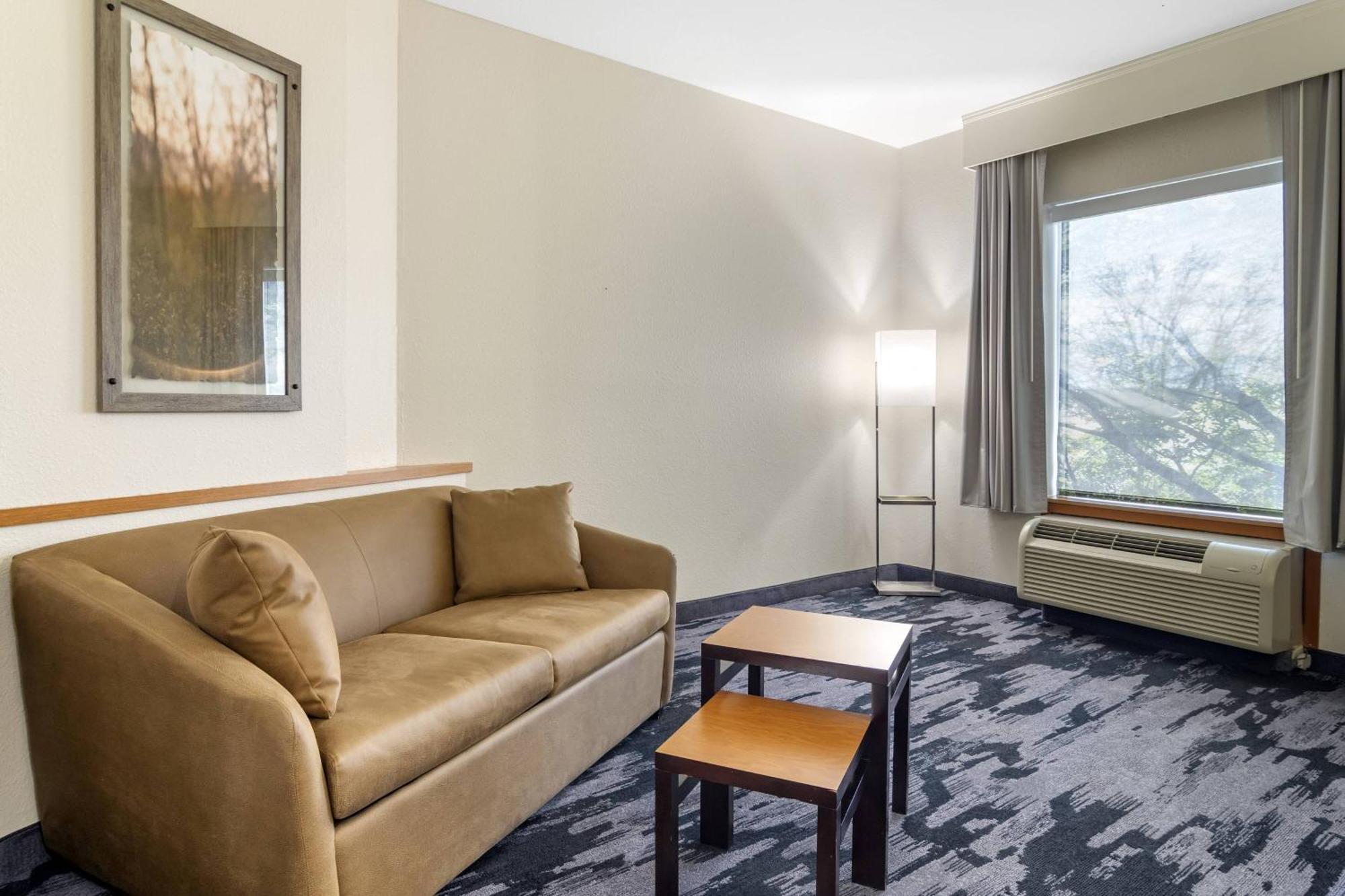 Fairfield Inn & Suites By Marriott Commerce Exteriér fotografie