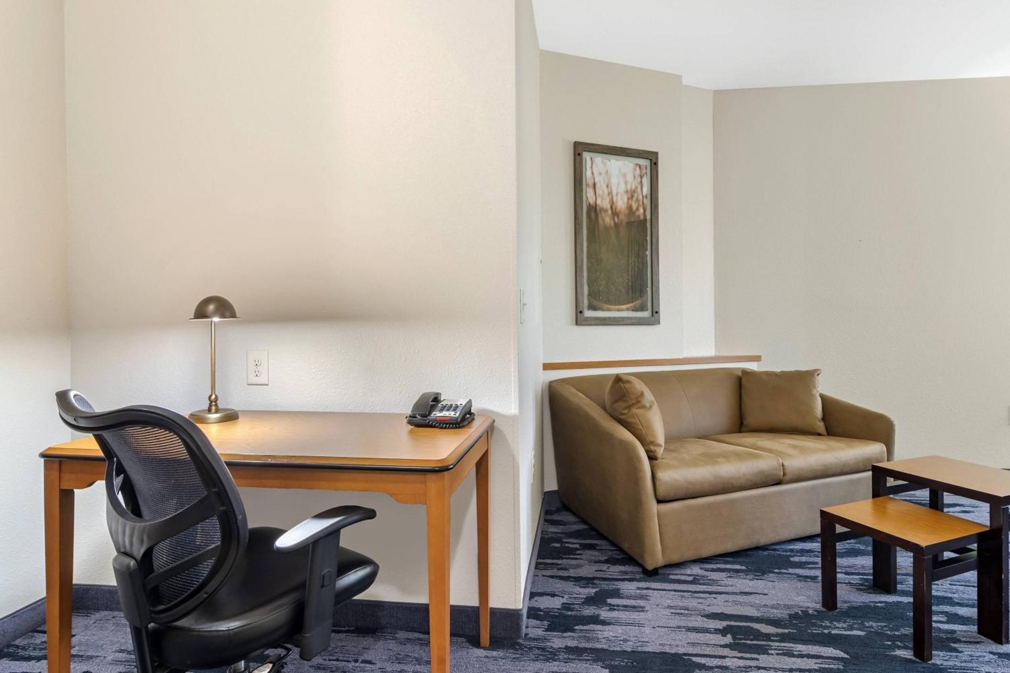 Fairfield Inn & Suites By Marriott Commerce Exteriér fotografie