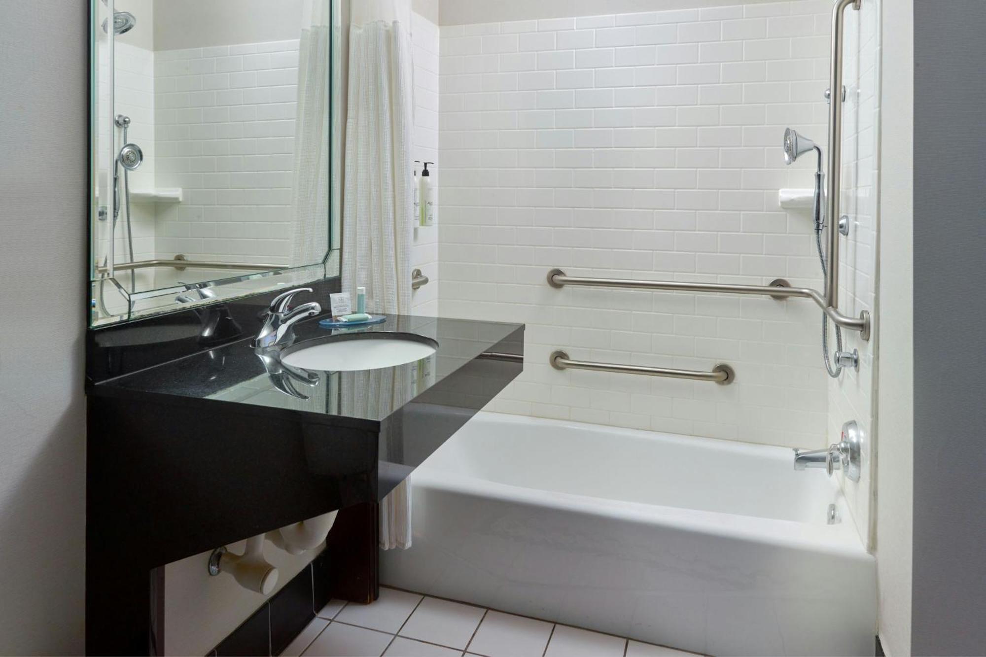 Fairfield Inn & Suites By Marriott Commerce Exteriér fotografie